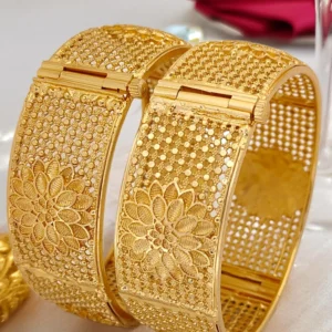 Elegant Gold, Beautifully Chur