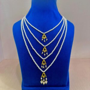 Classic Pearls, Golden Beauty