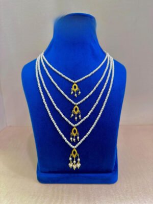 Classic Pearls, Golden Beauty