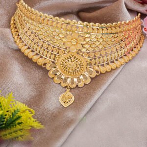 A Classic Choker for Every Celebration