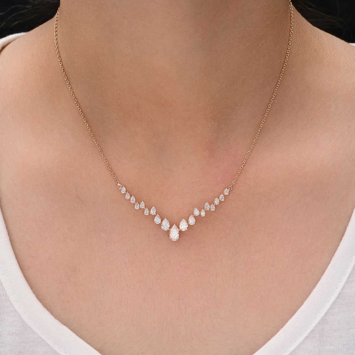 Everyday Elegance in 18K Gold with Diamond