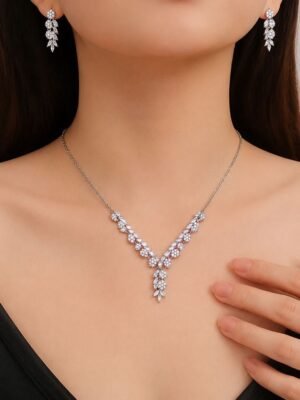 18K Gold, Timeless Diamond Elegance